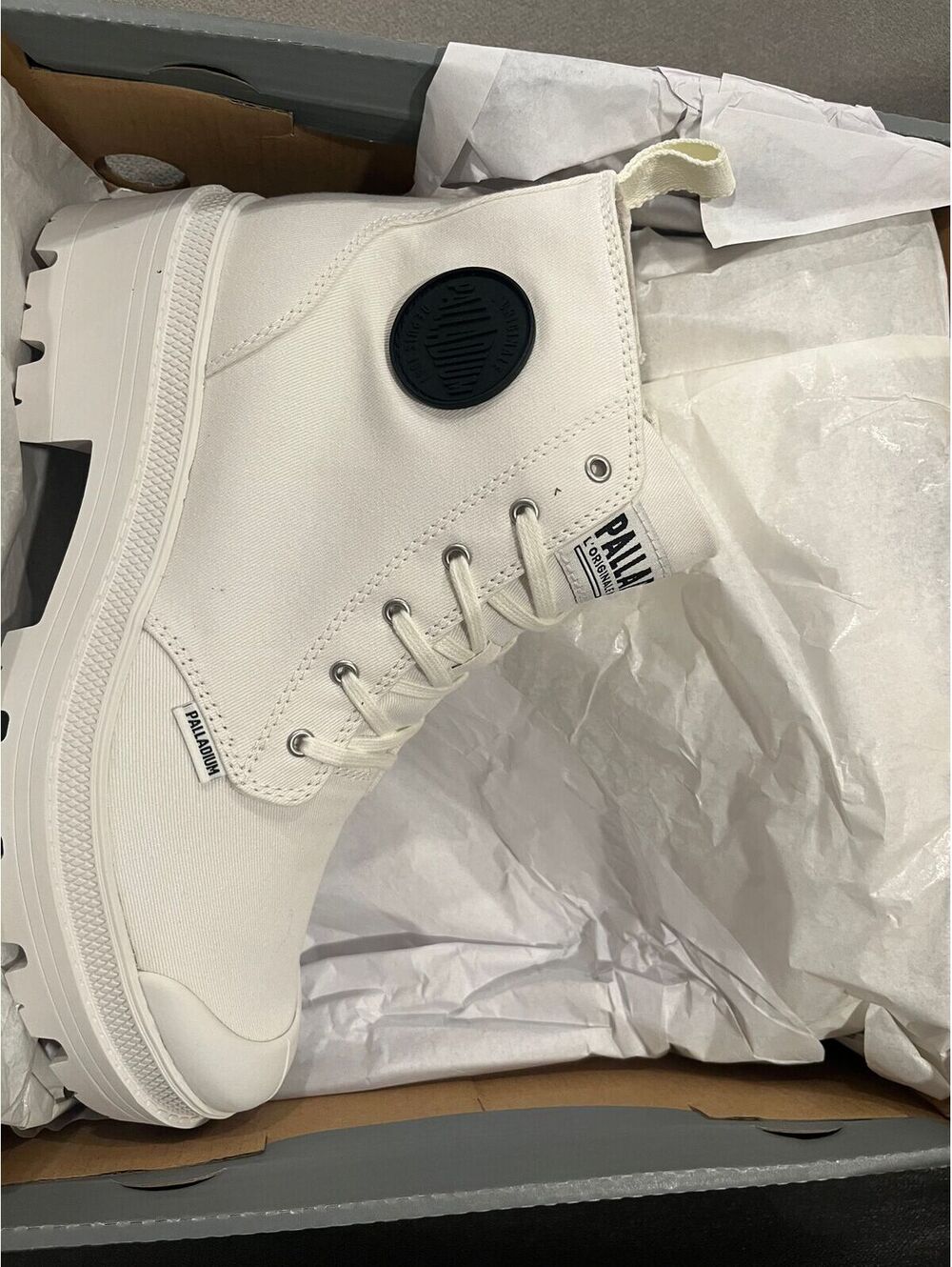New Palladium Palabase Twill Boots. Women's 8.5 or 7Y